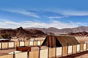 סיור 12 השבטים בפארק תמנע בעת השקיעה